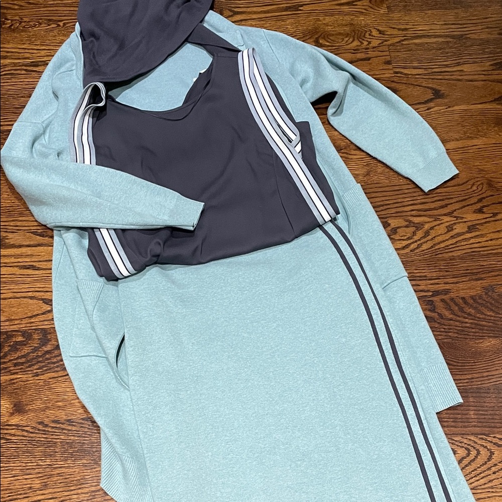 Stylish Sandwich haze/mint Athleisure set - mint condition!